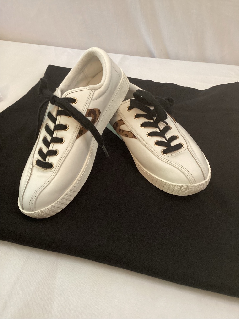 Women’s Tretorn White Leather Sneakers with Leopard Trim. 7.5